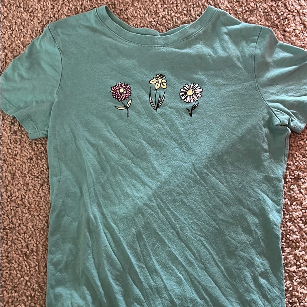Aeropostale Green Short Sleeve Tee with Floral Design